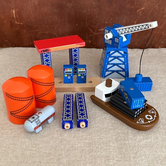 ❤️Toy Train Accessories Bundle - Picture 9 of 12